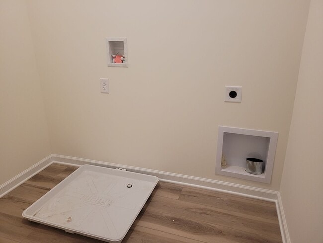 Building Photo - Brand New luxury home! Close to Delaware beaches