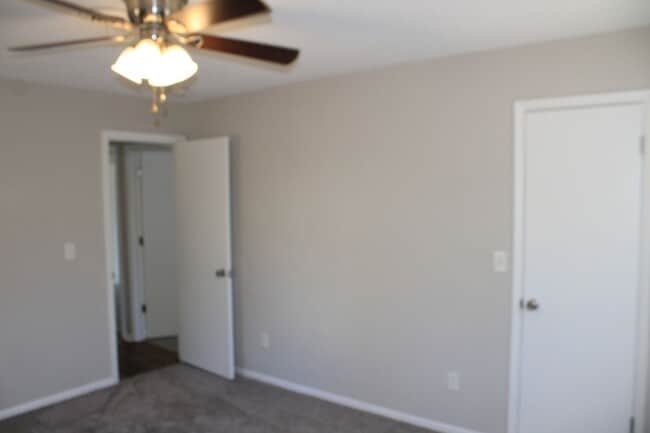 Building Photo - Awesomely Located 3 bedroom 2 bath Available!