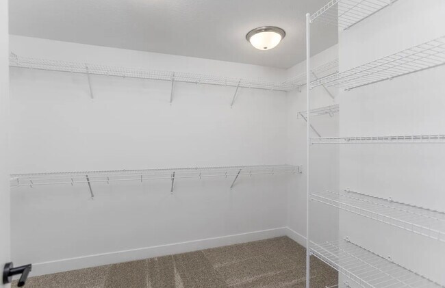 Building Photo - 401 E Donahue St