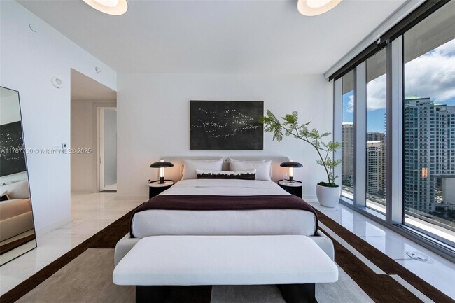 Building Photo - 300 Biscayne Blvd Way