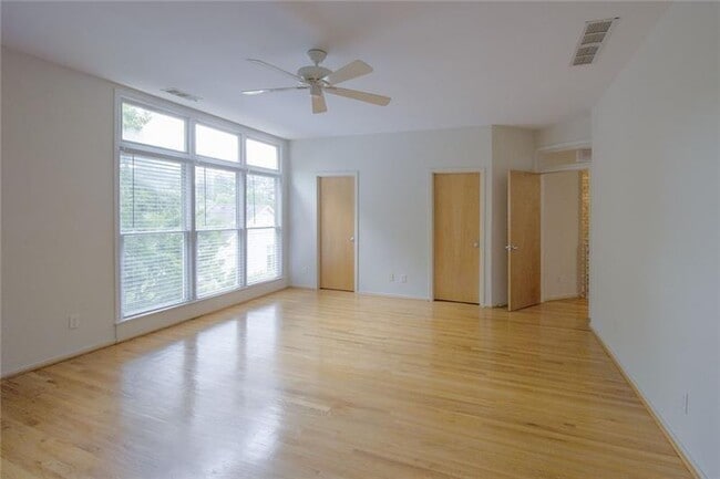 Building Photo - 1255 Apple Valley Rd NE