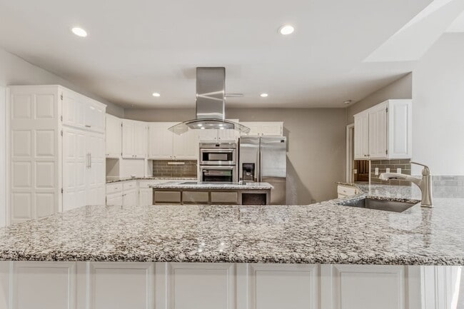 Building Photo - 102 Pebble Beach Dr