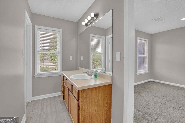 Building Photo - 255 Triple Oaks Dr