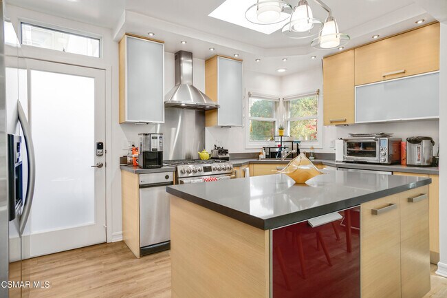 Building Photo - 3783 Stewart Ave