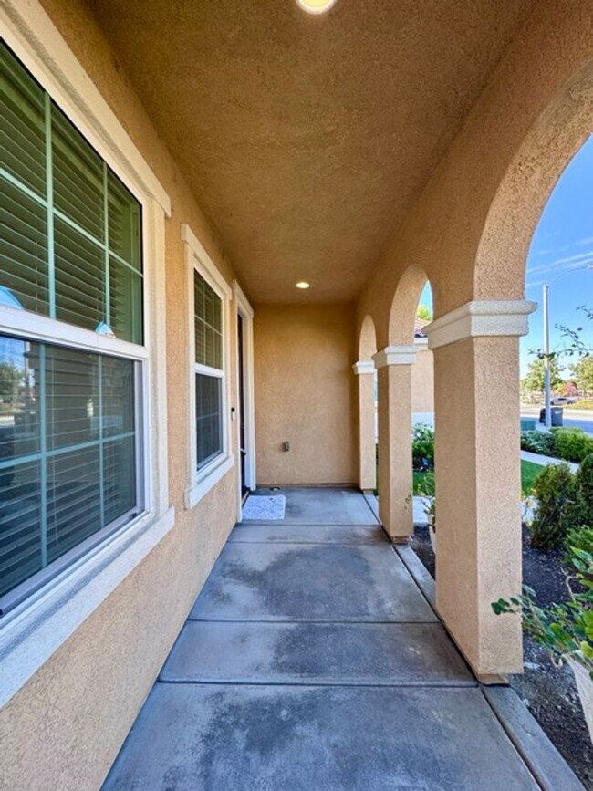 Building Photo - Welcome to this stunning 5 bedroom home fo...