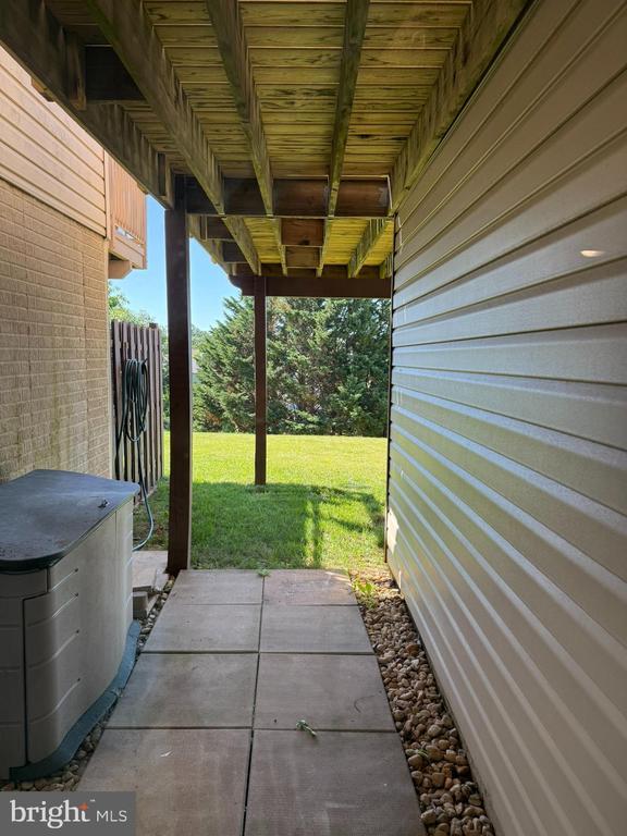 Building Photo - 1064 Jeanett Way