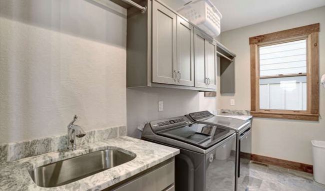 Building Photo - 37 Upper Knl Dr