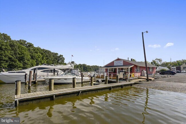 Building Photo - 607 North St