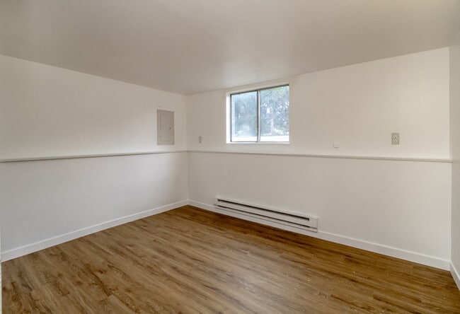 Building Photo - 13314 86 Ave E