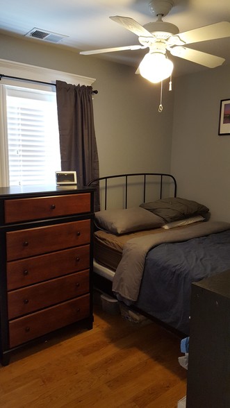 Bedroom 2 - 2858 W Henderson St