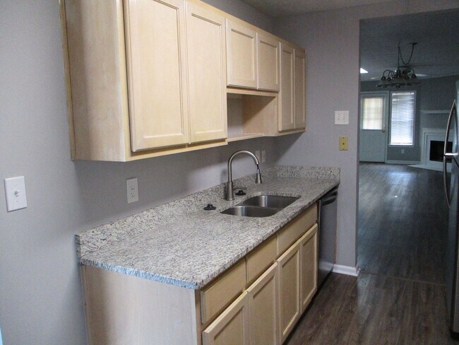 Building Photo - 22 Innisbrook Dr