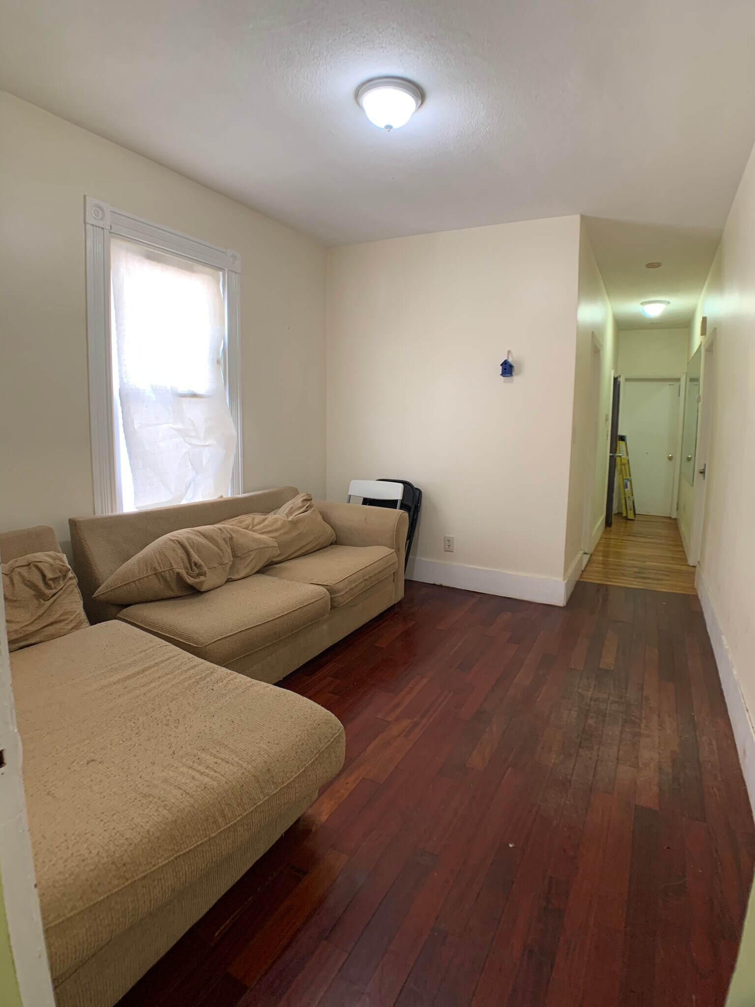 Building Photo - 569 Main St