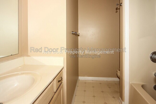 Building Photo - 12420 Brookline St