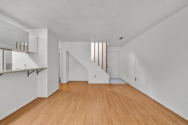 Building Photo - 3337 Forest Ridge Rd