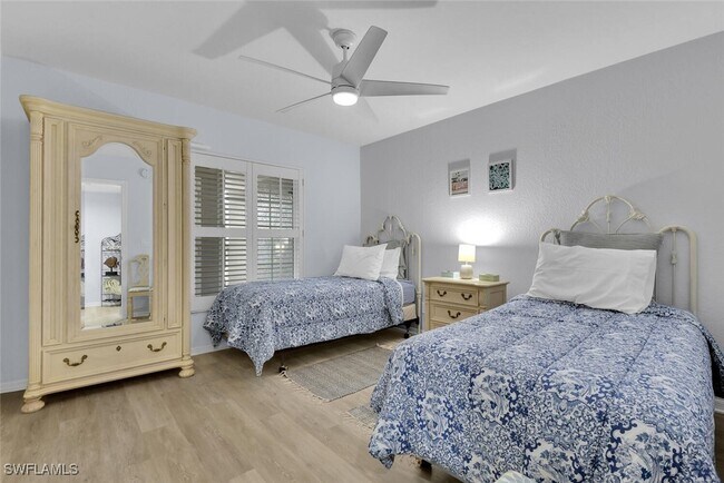 Building Photo - 9101 Vanderbilt Dr