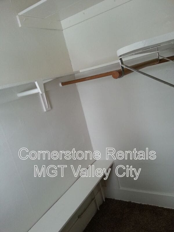 Building Photo - 309 College St SE