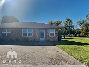 Building Photo - 1303 Cardinal Dr