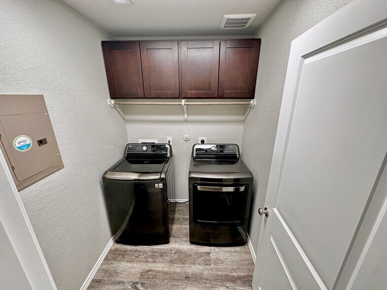 Building Photo - 31681 Nimbus Dr