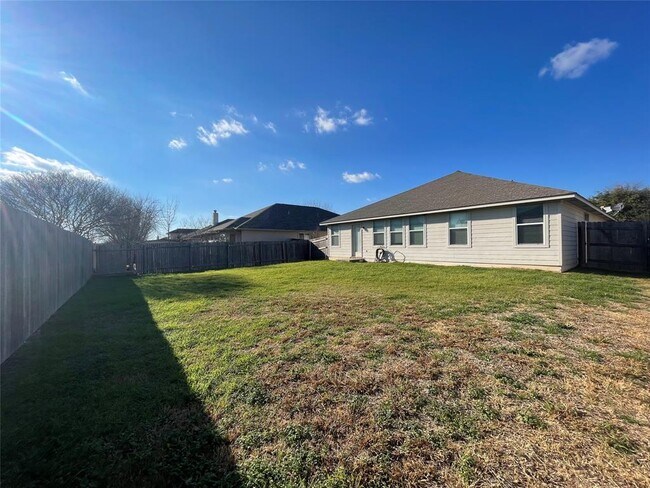 Building Photo - 7820 Little Deer Trail