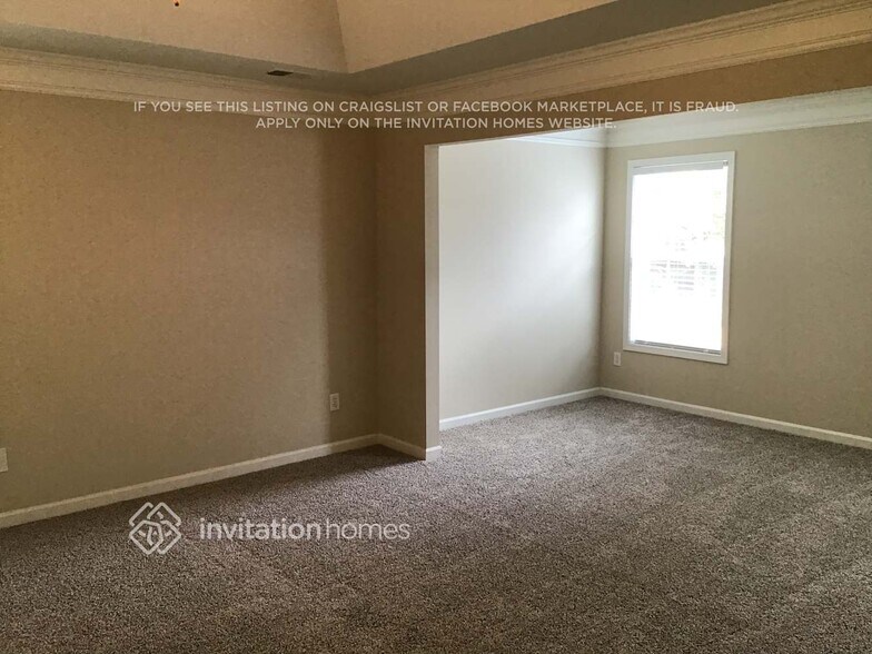 Building Photo - 80 Persian Ivy Way