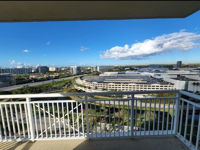Building Photo - 19501 W Country Club Dr