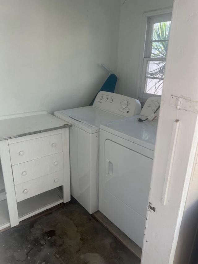 Building Photo - 2575 S Barrington Ave