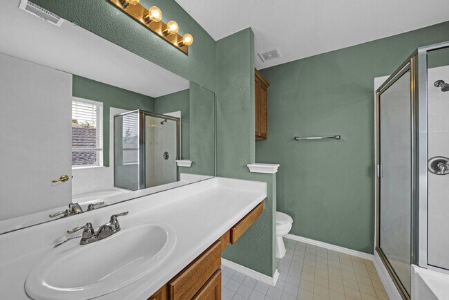 Building Photo - 5509 Bentsen Ln
