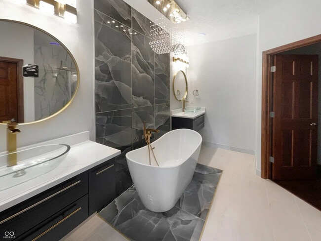 Building Photo - 2556 Greythorne Dr
