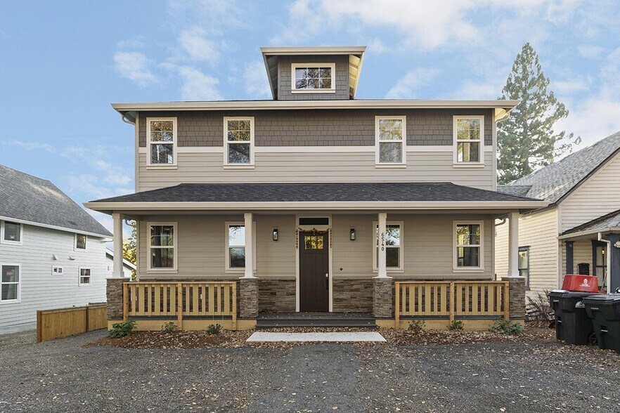 Building Photo - Modern Hillsboro apartment 2 blocks from O...