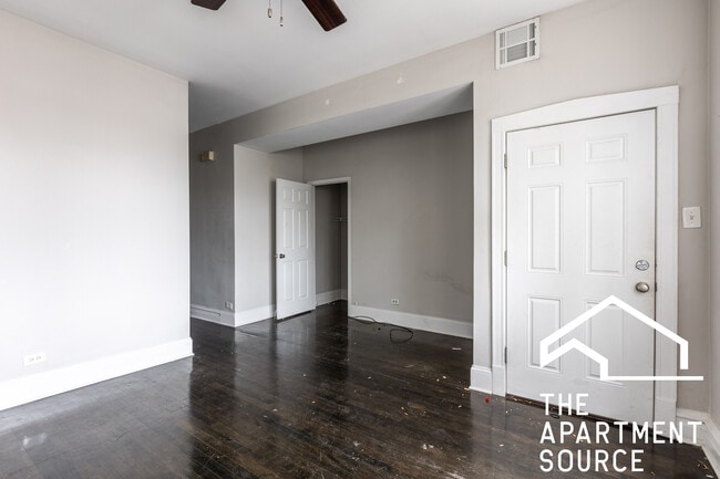 Building Photo - 1530 N Greenview Ave