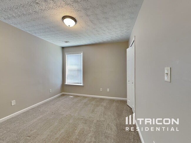 Building Photo - 3337 Coach House Ct