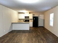 Building Photo - 421 Chloe Cir