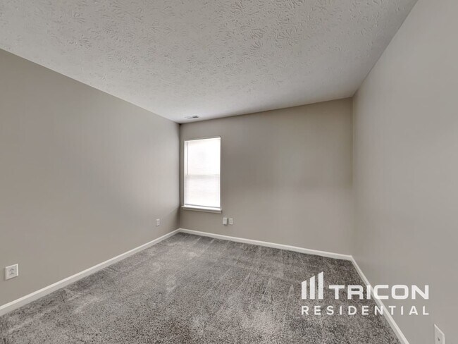 Building Photo - 10727 Snowdrop Way