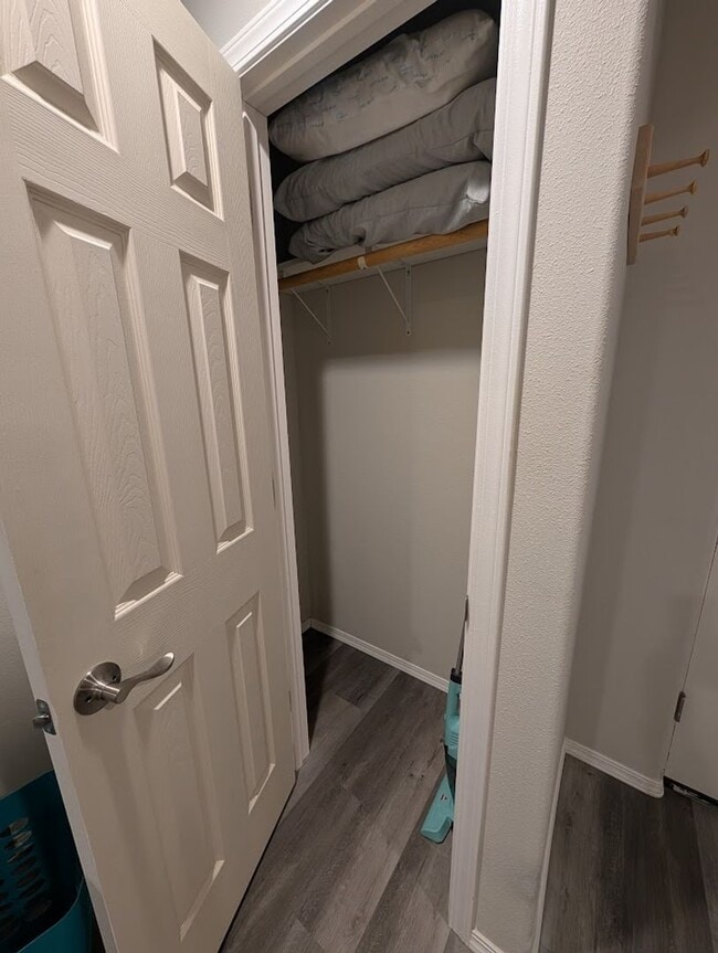 Building Photo - Lovely Furnished Apartment in the Clarkston Heights