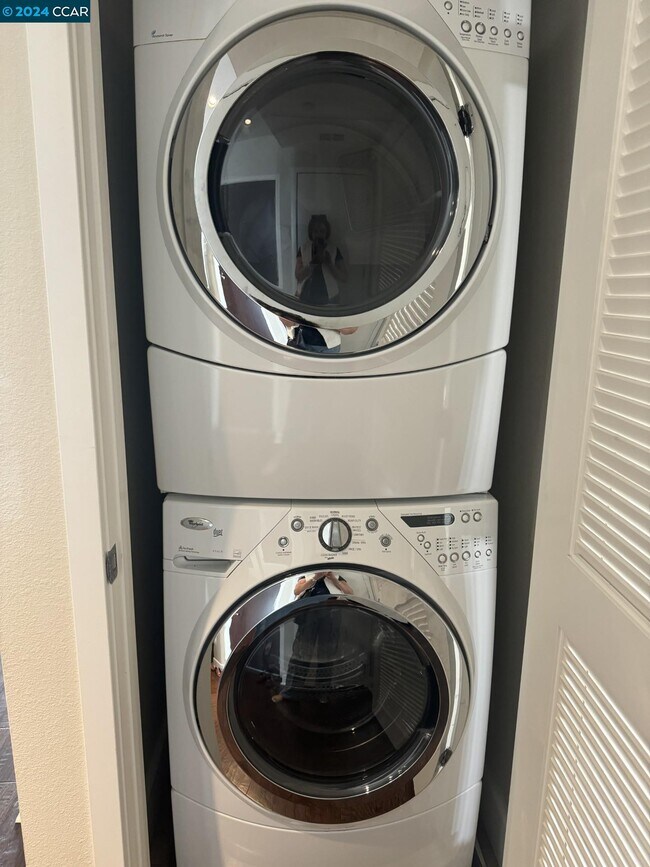 Building Photo - 555 Ygnacio Valley Rd