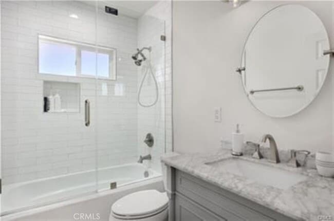 Building Photo - 22335 Kittridge St