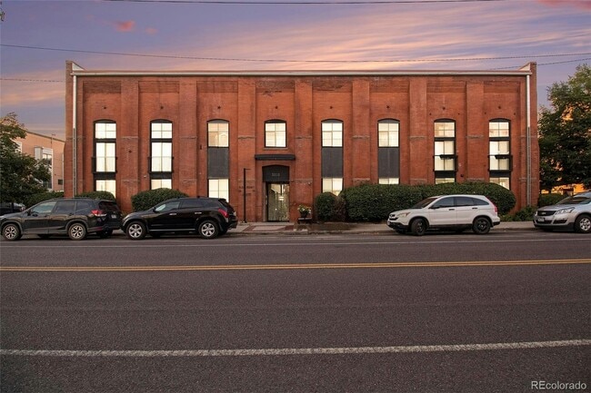 Primary Photo - 3225 Blake St