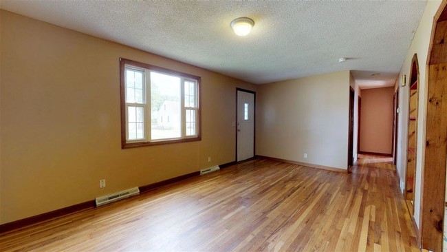 Building Photo - 96 Birch Ct