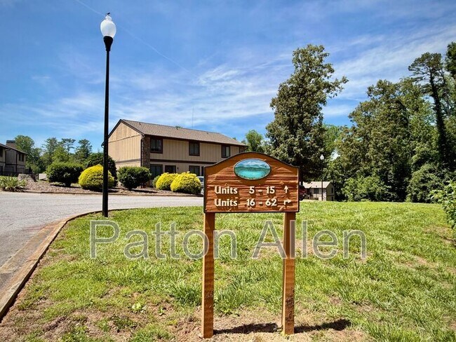 Building Photo - 4 Dawnwood Cir