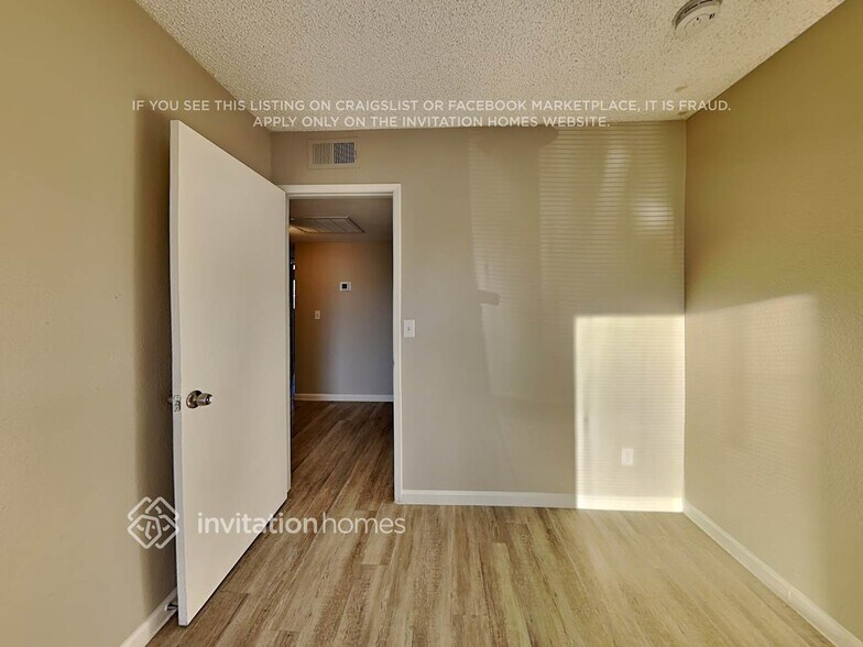 Building Photo - 2458 E Alpine Ave