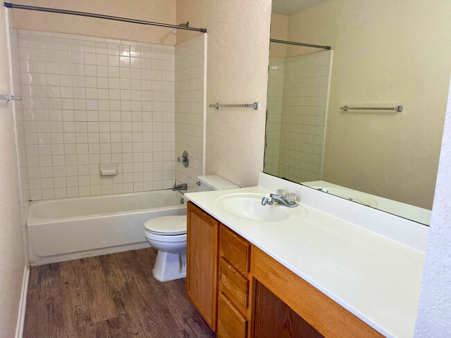 Building Photo - 955 Marble Point
