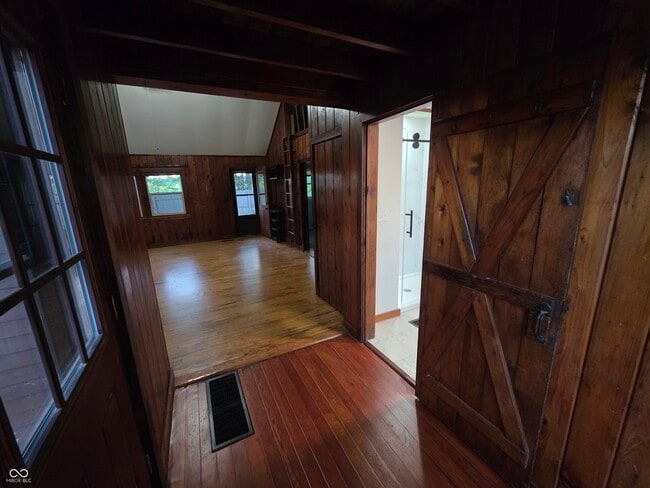 Building Photo - 158 Redbud Ln