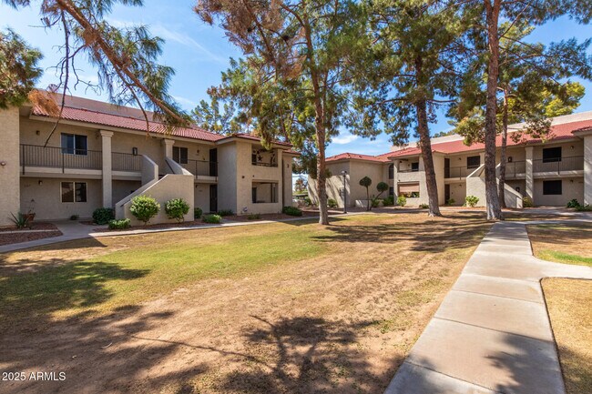 Building Photo - 10610 S 48th St