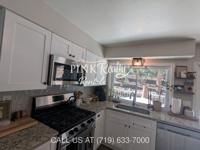 Building Photo - 3230 Breckenridge Dr W