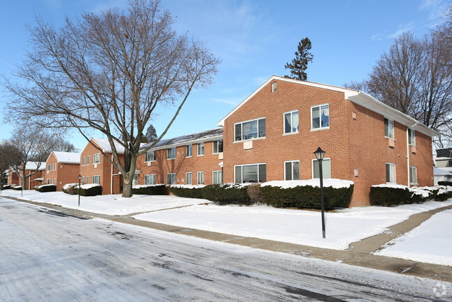 Building Photo - Parklane Apartments