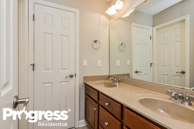 Building Photo - 1320 Trailing Rose Ct