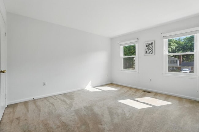 Building Photo - 14720 Peachwood Dr