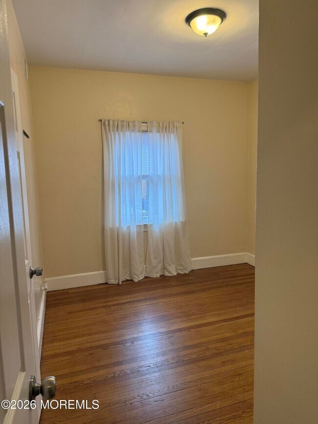 Building Photo - 12 Frances Pl