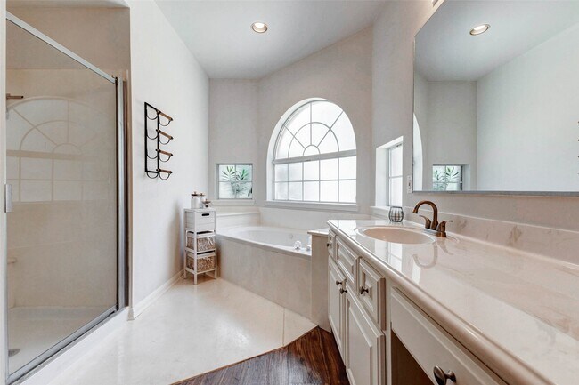 Building Photo - 1606 Barrington Hills Ln
