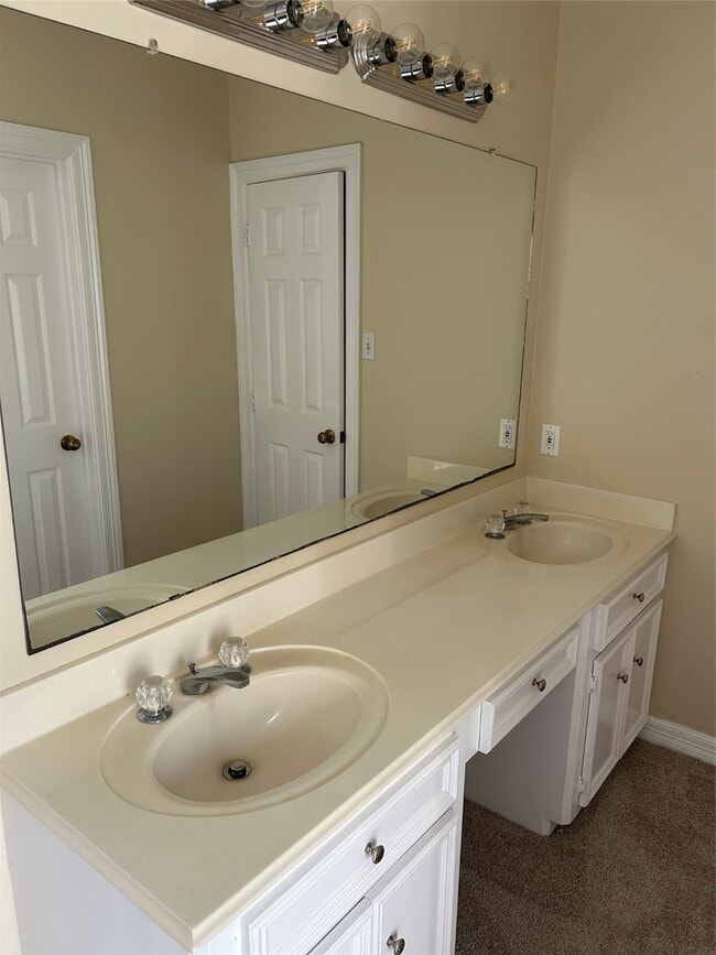 Building Photo - 17610 W Fawn River Cir